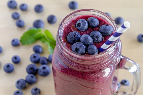 Yaban mersini ve blackberry smoothie Shake — Stok fotoğraf