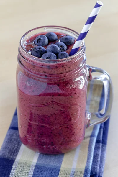 Yaban mersini ve blackberry smoothie Shake — Stok fotoğraf