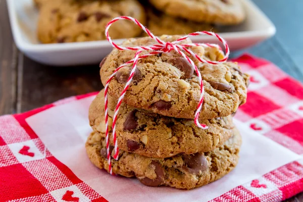 Домашнє шоколад печиво чіп з горіхами — стокове фото