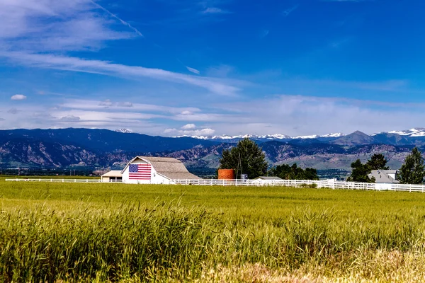 American Flag Barn in Boulder, CO — Stock Photo, Image