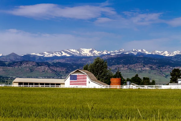 Grange du drapeau américain à Boulder, CO — Photo