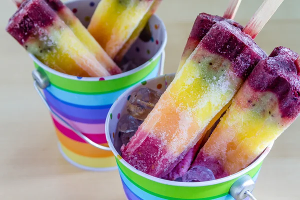 Fresh Fruit Rainbow Popsicles — Stock Photo, Image