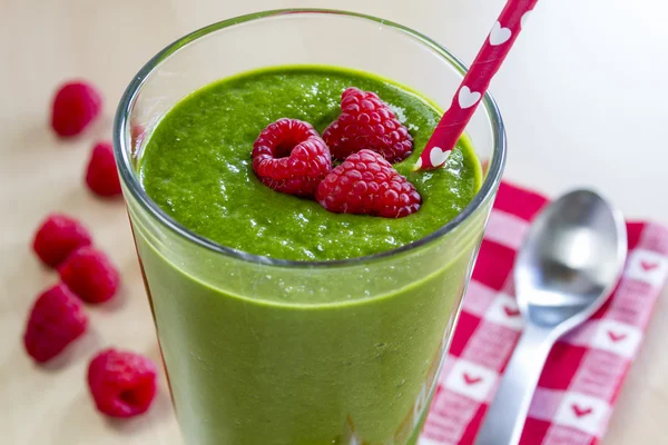 Friskt grön juice smoothie drink — Stockfoto