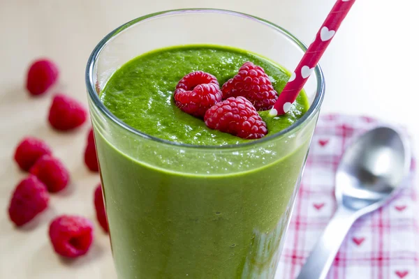 Friskt grön juice smoothie drink — Stockfoto
