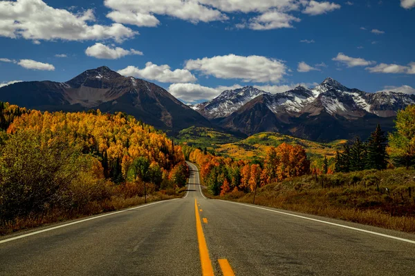 Mittlere Ansicht Der Malerischen Herbst Fahrt Der Nähe Von Telluride — Stockfoto