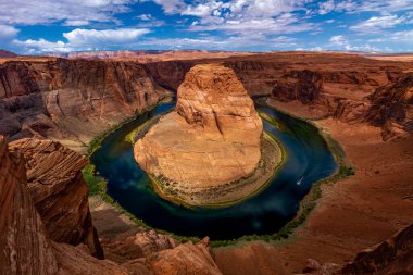 Colorado Nehri 'nde hız teknesi turu. Arizona' nın yakınlarında Horseshoe Bend 'de.