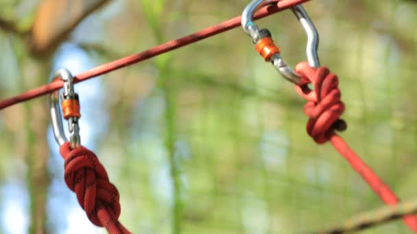Crochets de corde de sécurité, gros plan — Video