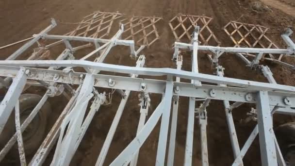 农业机械： 拖拉机犁 — 图库视频影像