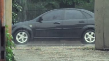 Selden sonra fırtına şehirde