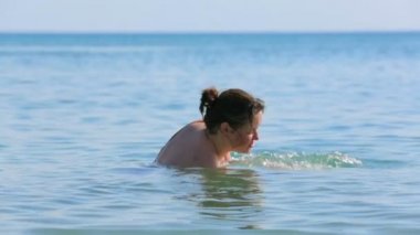 Anne ve çocuk Denizi