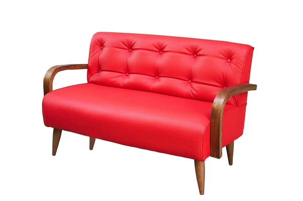 Старое красное кожаное кресло изолировано на белом — стоковое фото