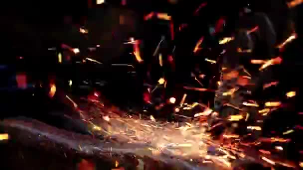 1080 Süper Yavaş Fiber Kesicisi Inşaat Alanında Çelik Kesme Kesme — Stok video