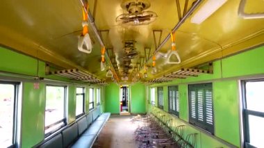 4K Eski Vintage Train Interior View Bangkok 