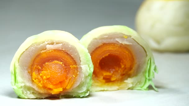 Çin Pastası Tuzlu Yumurta Sarısı Ile Fasulyeli Kek — Stok video
