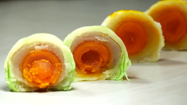 Κινέζικο Ζαχαροπλαστείο Κέικ Φασολιών Αλατισμένο Κρόκο Αυγού — Αρχείο Βίντεο