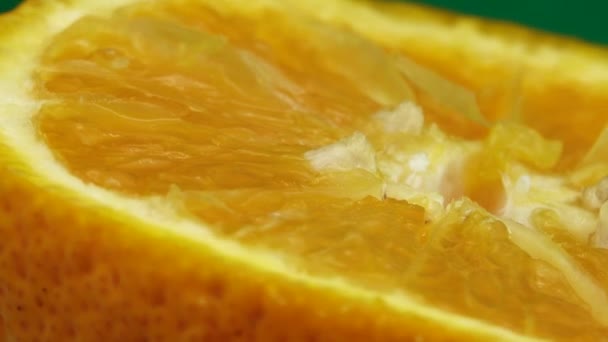 Makro Strzał Pępka Pomarańczowy Owoc Obracać Zamknij Świeże Cytrusy Pomarańczowy — Wideo stockowe