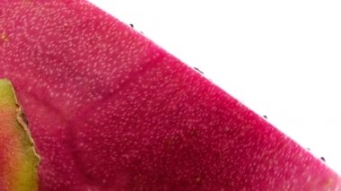 4K Dragon meyvesi beyaz arka planda izole edilmiş.