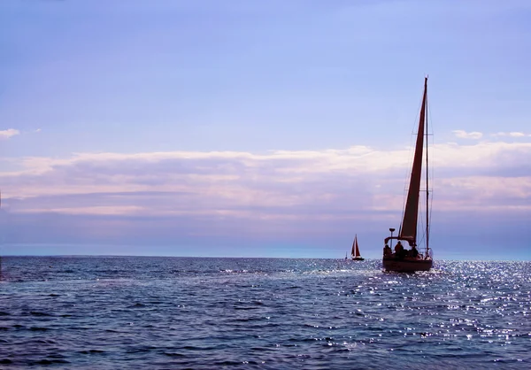 Solnedgång segling — Stockfoto