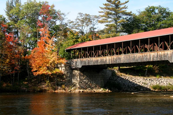 Überdachte Brücke — Stockfoto