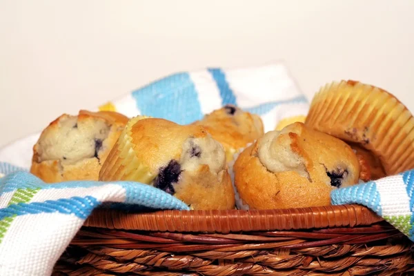 Cesta de Muffins — Fotografia de Stock