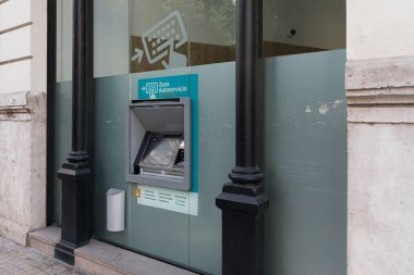 VALENCIA, İspanya - 14 Ekim 2021: Cajamar Caja Kırsal bir İspanyol finans şirketi.