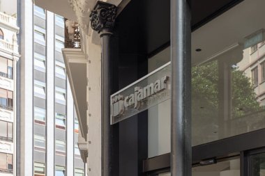 VALENCIA, İspanya - 14 Ekim 2021: Cajamar Caja Kırsal bir İspanyol finans şirketi.