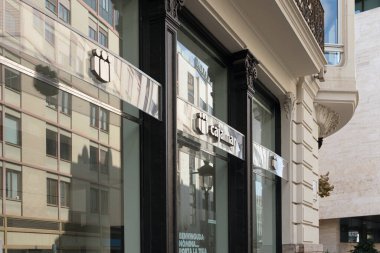 VALENCIA, İspanya - 14 Ekim 2021: Cajamar Caja Kırsal bir İspanyol finans şirketi.