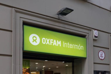 VALENCIA, İspanya - 14 Ekim 2021 Oxfam, küresel yoksulluğun azaltılmasına odaklanan 20 bağımsız yardım kuruluşunun oluşturduğu bir konfederasyon.