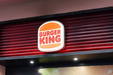 VALENCIA, İspanya - 26 Ekim 2021: Burger King, Amerika Birleşik Devletleri 'nin çok uluslu fast food restoranlar zinciri.