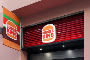 VALENCIA, İspanya - 26 Ekim 2021: Burger King, Amerika Birleşik Devletleri 'nin çok uluslu fast food restoranlar zinciri.