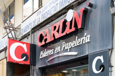 VALENCIA, İSPA - 10 Kasım 2021: CARLIN İspanya 'daki Kırtasiye Bölümü' nün lideri
