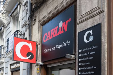 VALENCIA, İSPA - 15 Kasım 2021: CARLIN İspanya 'daki Kırtasiye Bölümü' nün lideri