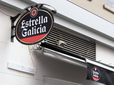 Estrella Galicia, İspanya 'nın A Coruna şehrinde üretilen ve İspanya' nın başkenti Galiçya 'da bulunan bir bira markası.