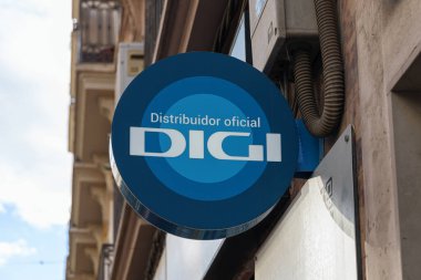 VALENCIA, İspanya - 29 Kasım 2021: DiGI Rumen telekomünikasyon holdingi.