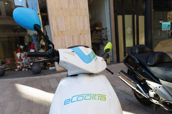 Valencia Spa Aralık 2021 Elektrikli Motosiklet Paylaşım Sistemi Ecooltra Şirketi — Stok fotoğraf