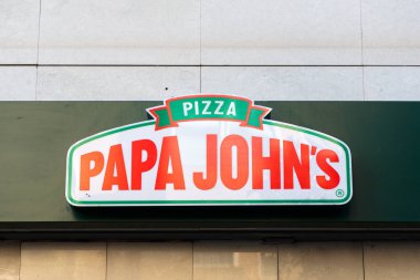 VALENCIA, İSPA - 09 ARALIK 2021 Papa John 's bir Amerikan pizza restoranı zinciri.