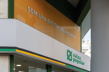 VALENCIA, İspanya - 15 Aralık 2021 Caixa Popular, Valencia merkezli bir İspanyol bankasıdır.