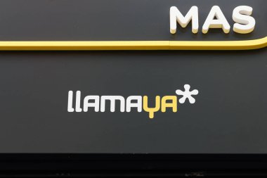 VALENCIA, İspanya - 20 ARALIK 2021: Lmaya İspanya 'da mobil ağ operatörü