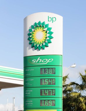 VALENCIA, İspanya - 13 Ocak 2022 BP British Petroleum, İngiltere merkezli çok uluslu bir petrol ve gaz şirketidir.