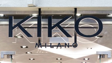 VALENCIA, İspanya - 24 Ocak 2022 Kiko Milano, İtalyan profesyonel kozmetik markası.
