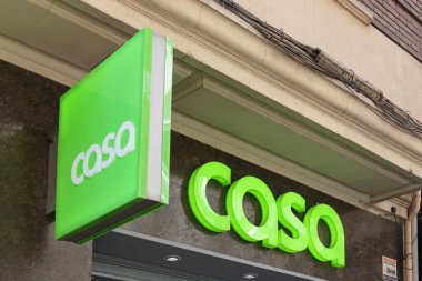 VALENCIA, İSPA - Şubat 02, 2022: Casa Belçika 'nın mobilya ve dekorasyon mağazaları markası.