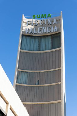 VALENCIA, İspanya - Şubat 02, 2022: Suma Fitness Kulübü, belediye ve özel spor merkezlerinin yönetimi