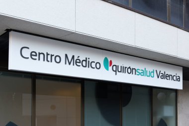 VALENCIA, İspanya - Şubat 02, 2022: Quironsalud İspanya 'daki en büyük özel hastane grubudur