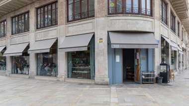 VALENCIA, İspanya - 15 Şubat 2022: Tagomago karışık bir mutfak restoranıdır. Saona Grup 'a ait.