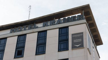 VALENCIA, İspanya - 04 Mart 2022 Kramer Oteli Valencia, Av Campanar 'da yer almaktadır.