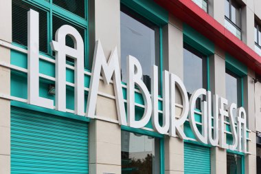 VALENCIA, İSPA - 04 Mart 2022 Lamburguesa, İspanya 'da kurulan bir yemek zinciri.