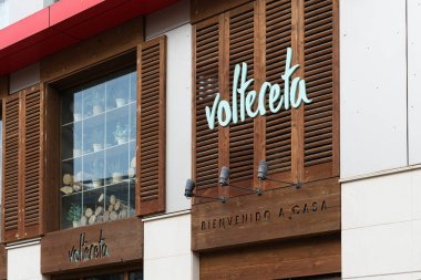 VALENCIA, İSPA - 04 Mart 2022 Voltereta Casa bir karışık mutfak restoranıdır.