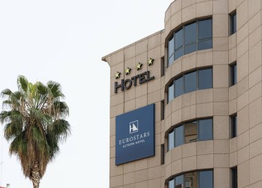 VALENCIA, İSPA - 28 Mart 2022 Eurostars Hotels, İspanya 'nın Barselona şehrinde bulunan bir otel zinciri.