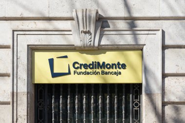 VALENCIA, İspanya - Nisan 07, 2022: CrediMonte ofisi, Fundacion Bancaja