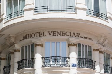 VALENCIA, İspanya - 14 Nisan 2022 Venecia Plaza Centro, Valencia 'nın merkezinde yer alan bir oteldir.